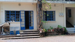 Chez Leone